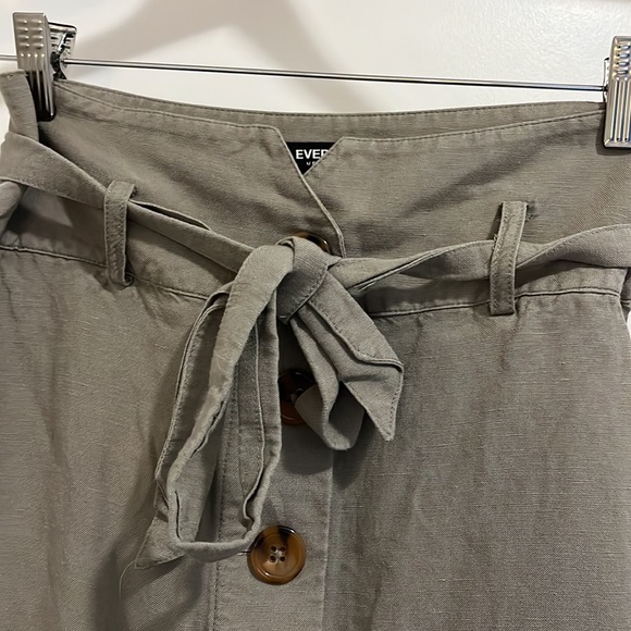 Khaki green linen blend pencil skirt - Picture 2 of 3